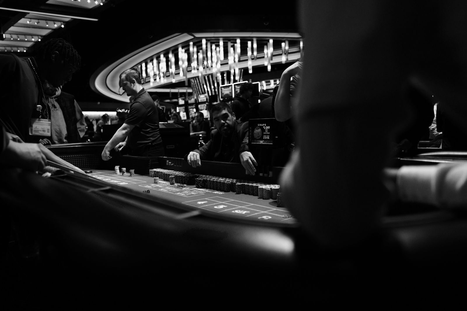 Craps in Las Vegas: Where to Play, Cheap Tables and the Best Bets